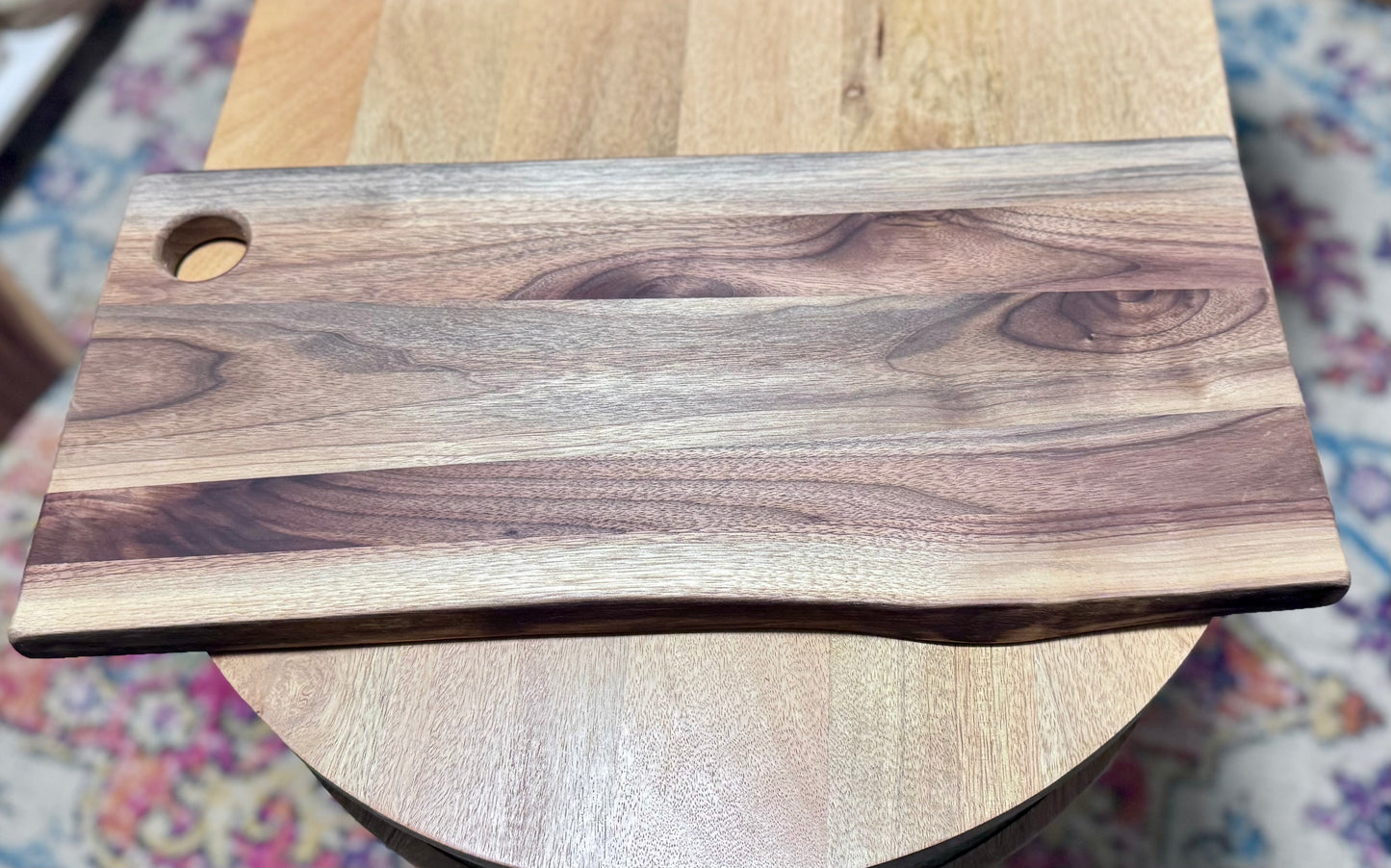 Live Edge Walnut Cutting Board (Medium)