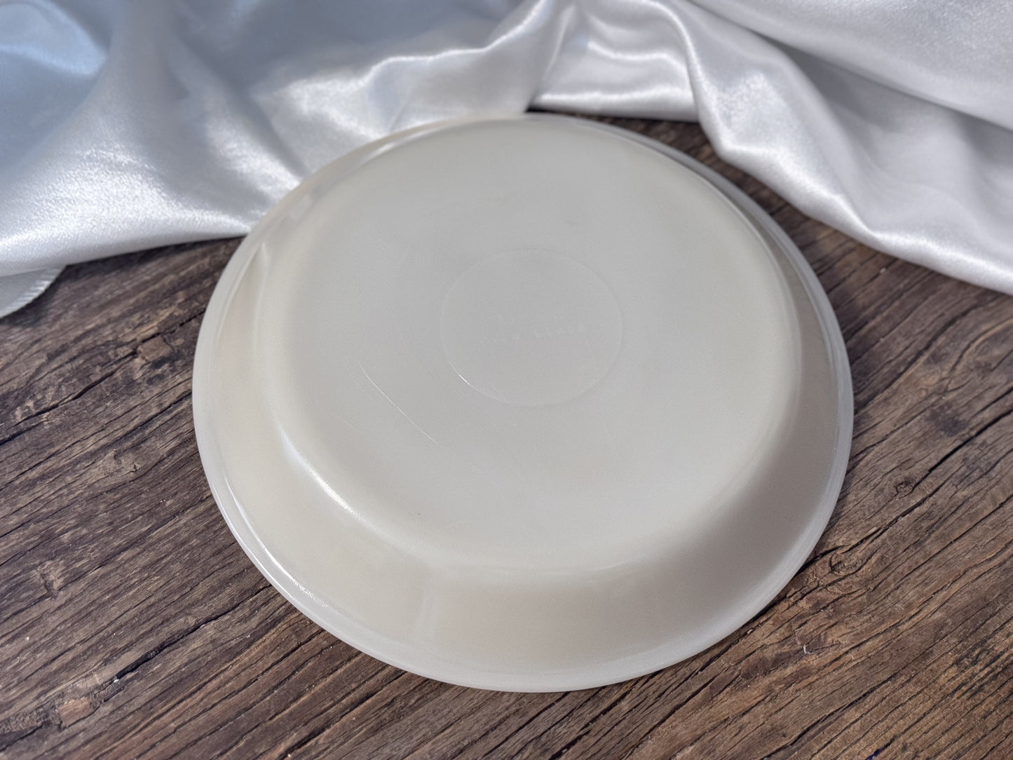 Anchor Hocking Fire King Ivory Milk Glass Pie Plate