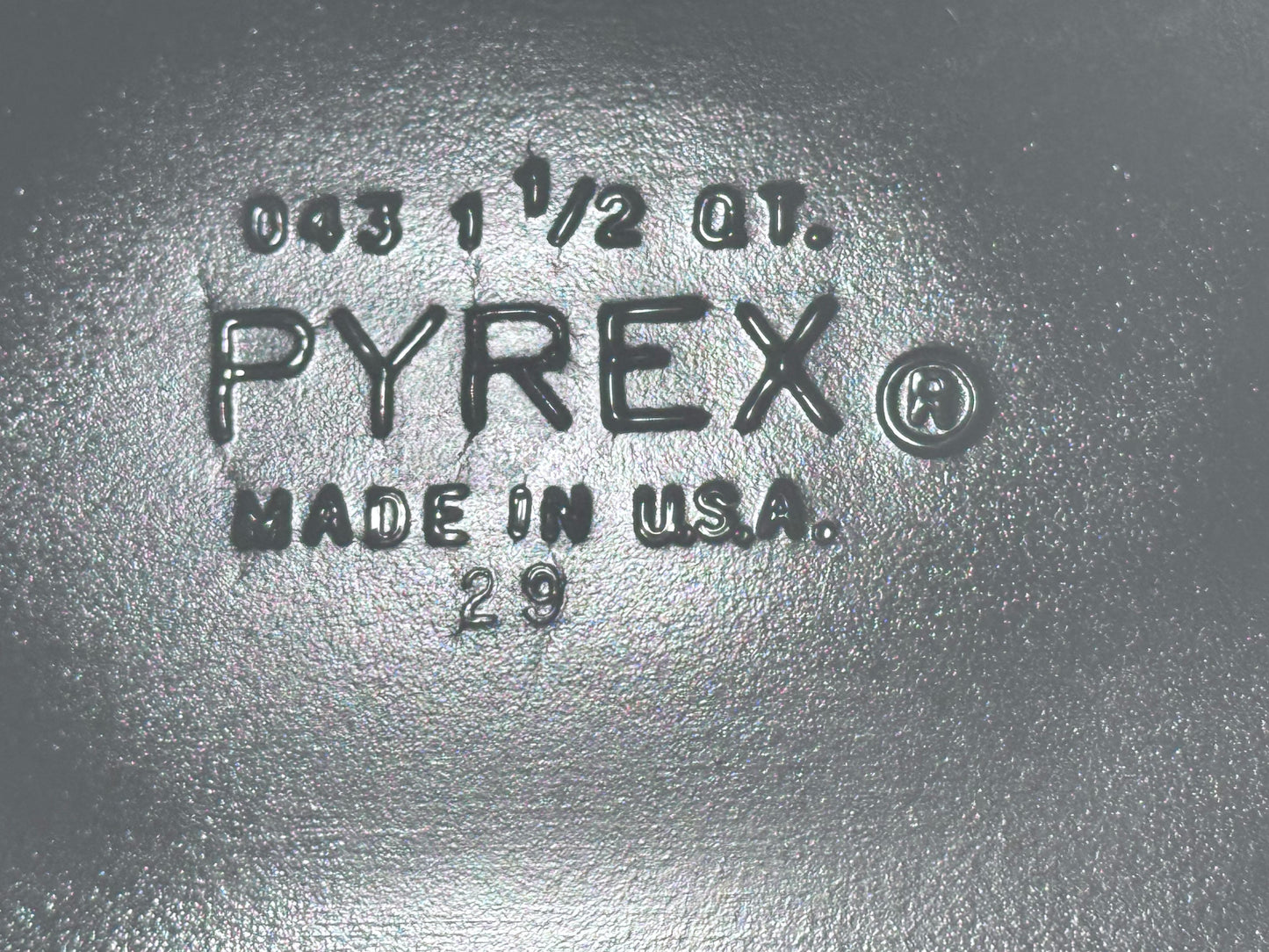Pyrex 043 "Golden Scroll" Casserole