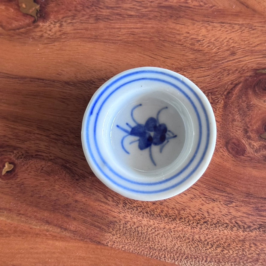 Hand Painted Blue/White Duck Teapot with Bamboo Handle