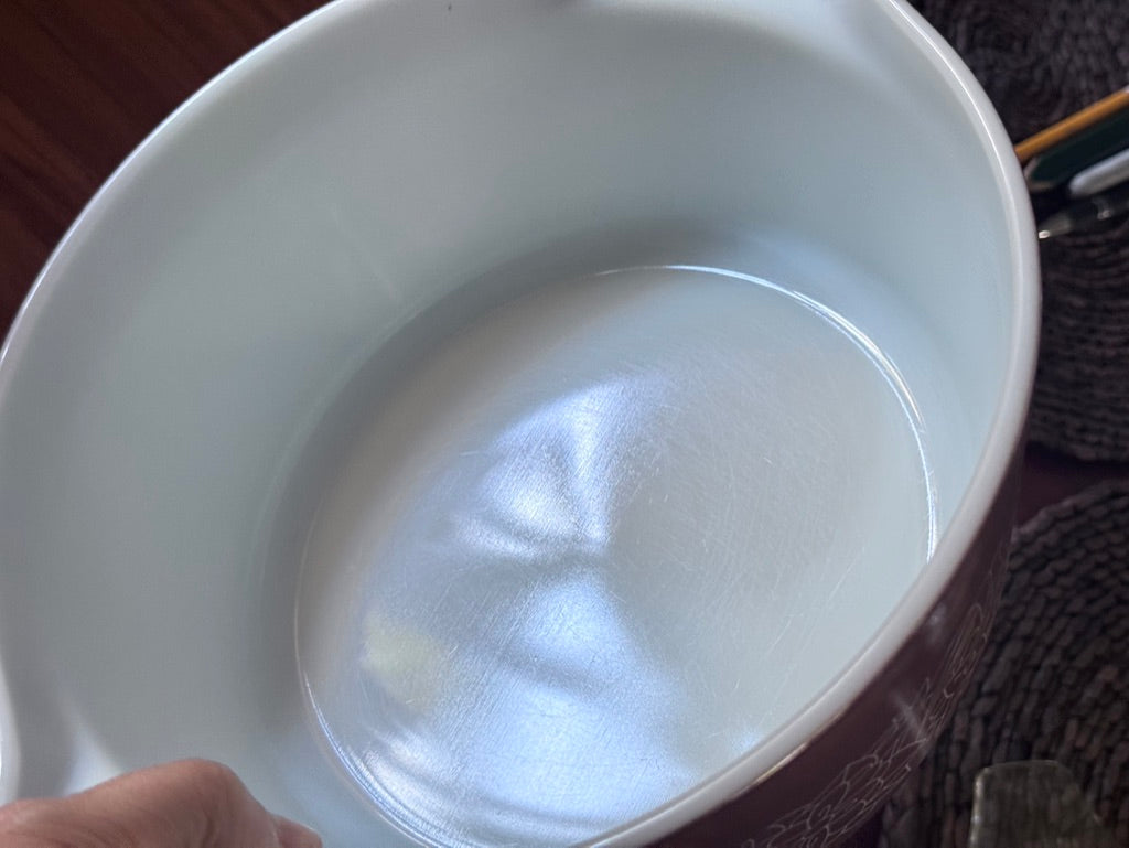 Pyrex 474-B Woodland Casserole Dish