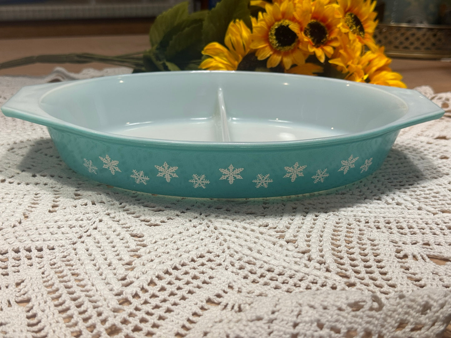 PYREX 'Snowflake' Gaiety JAJ Divided Casserole Dish
