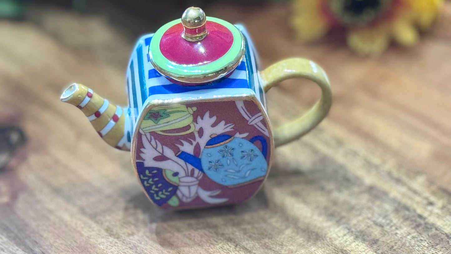 Vivian Chan Collectable Mini Decorative Teapot