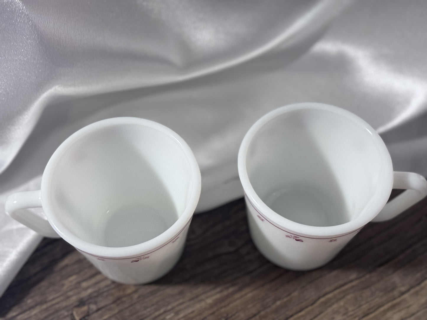 Pyrex 1410 Coffee/Tea Mug 'Burgundy Rose'