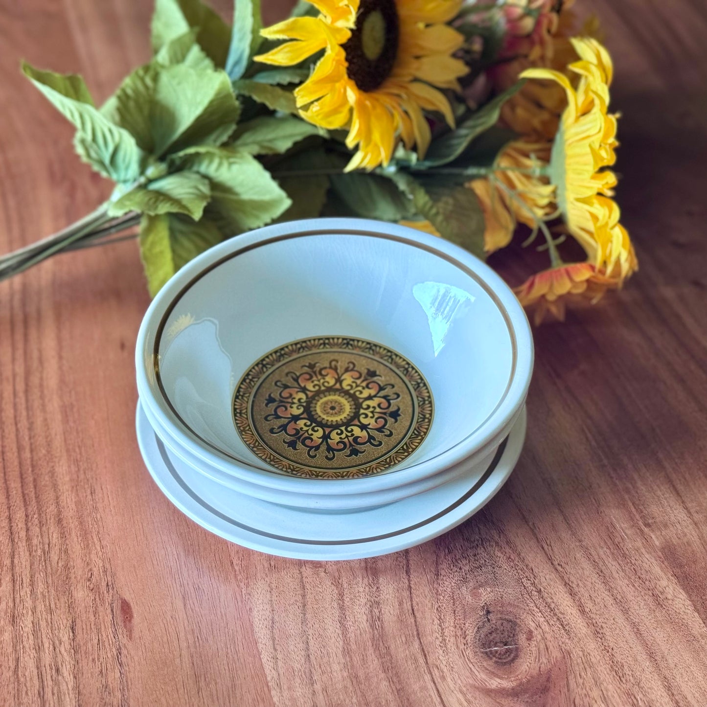 English Ironstone 'Morocco' Dinnerware