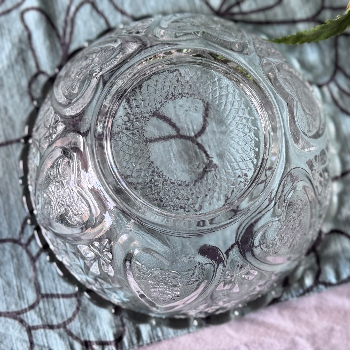 Large FNG Indodonesia Fleur De Lis Hearts with Roses Candy Dish