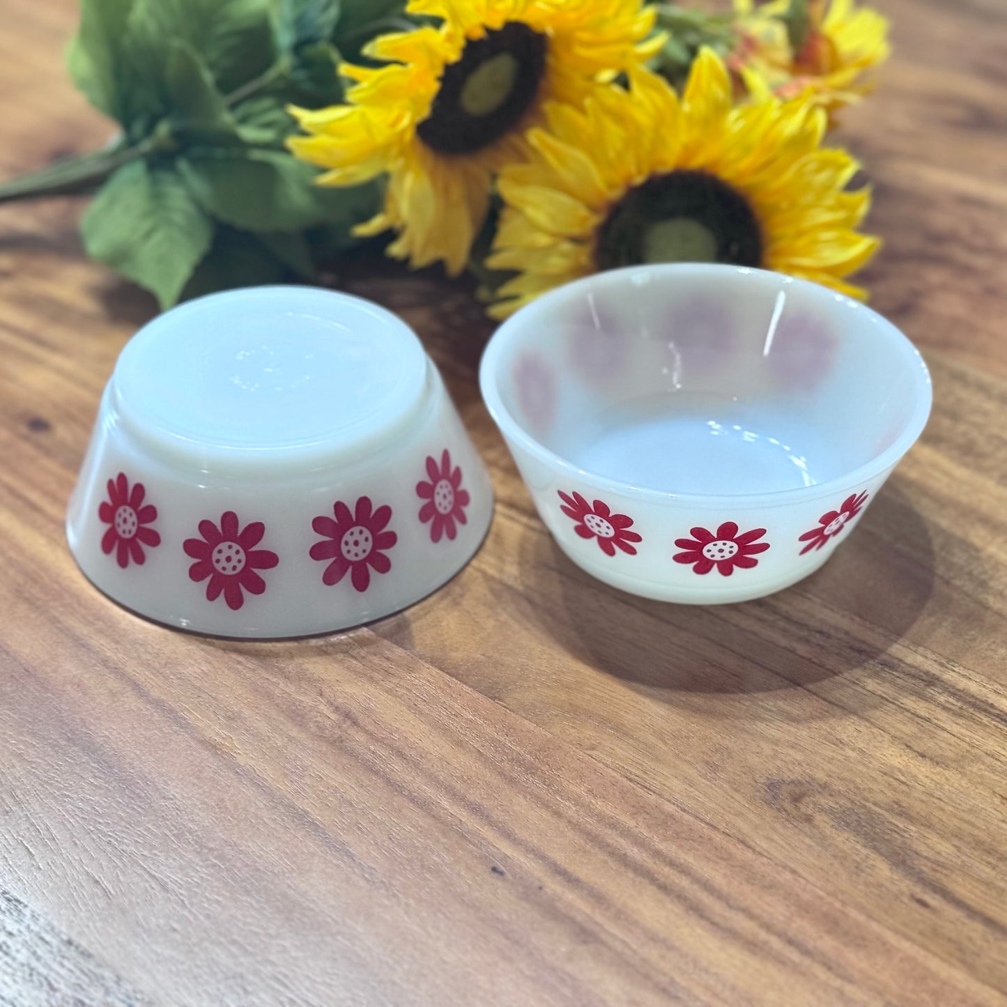 Anchor Hocking Red Daisy Milk Glass Cereal Bowls