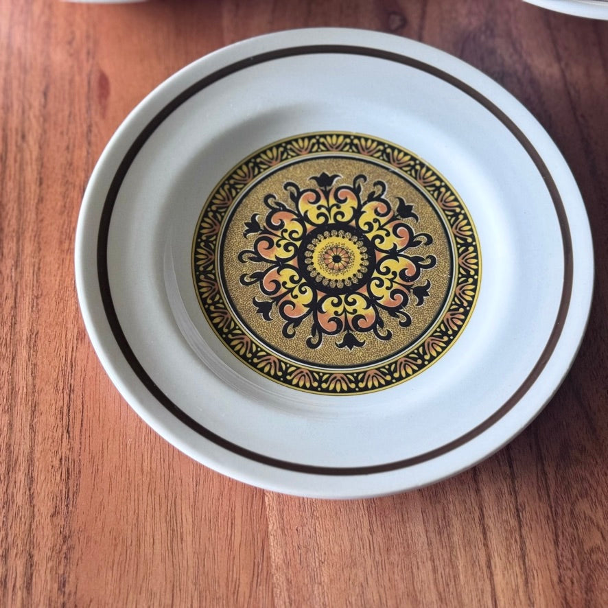 English Ironstone 'Morocco' Dinnerware