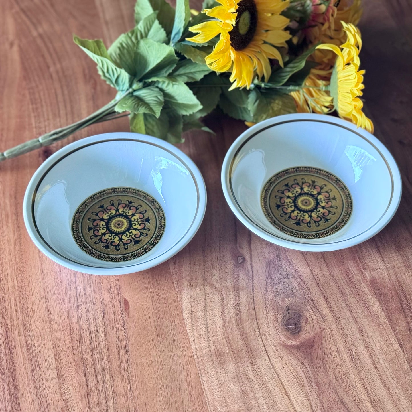 English Ironstone 'Morocco' Dinnerware