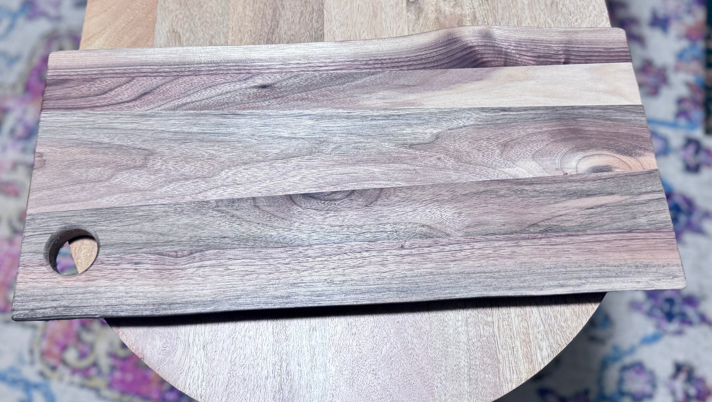 Live Edge Walnut Cutting Board (Medium)