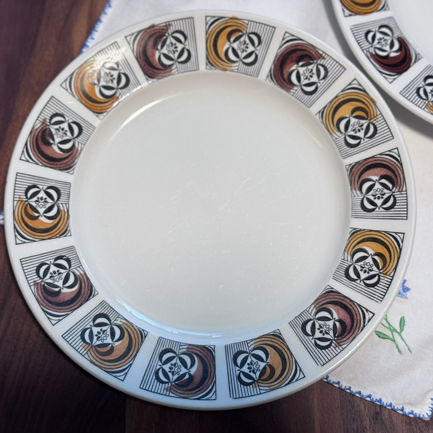 Kathie Winkle 'Kimberley' Plates