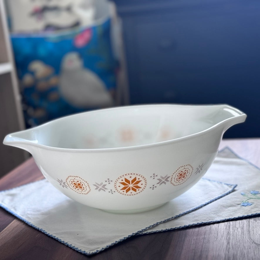 Town and Country 4QT Pyrex