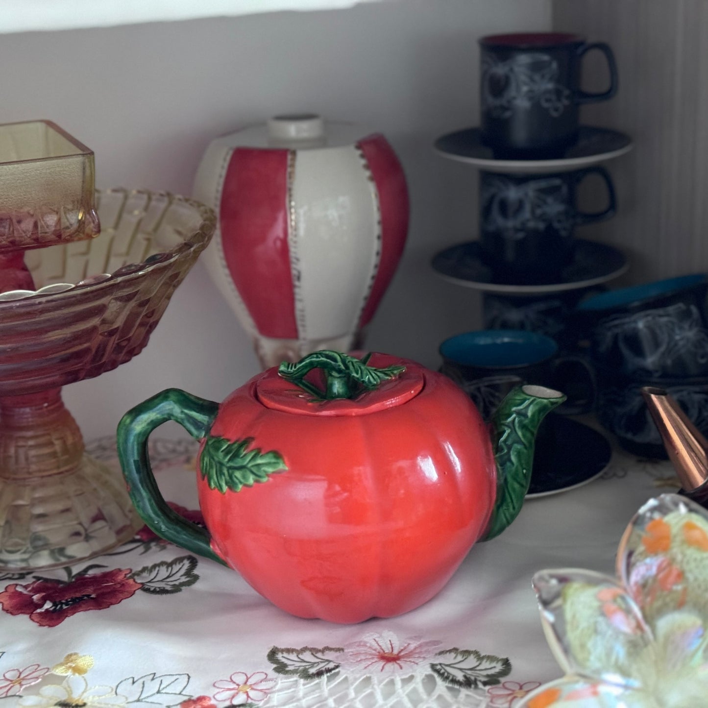 Tomato Tea Pot & Tomato Leaf Plate