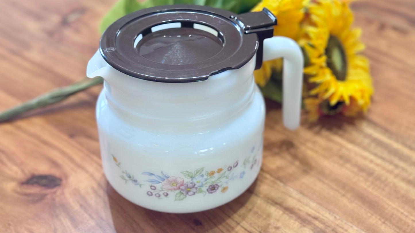Arcopal France 'Victoria' Milk Glass Coffee Carafe
