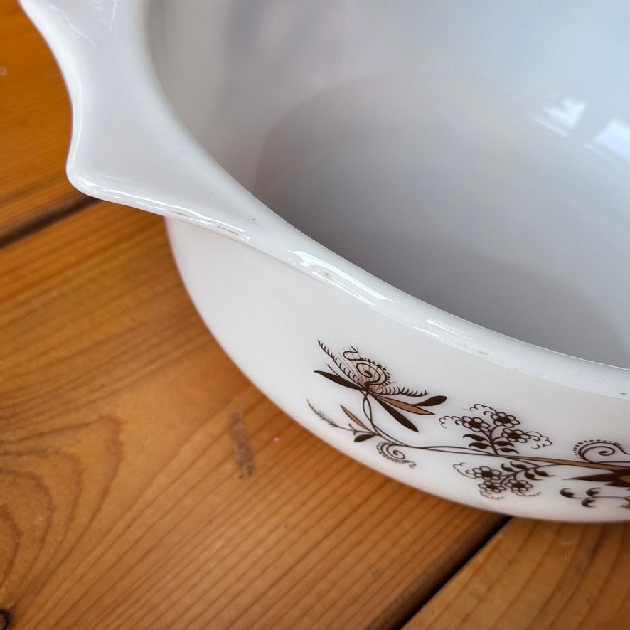 PYREX England Round 'Brown Floral Vine' Casserole Dish