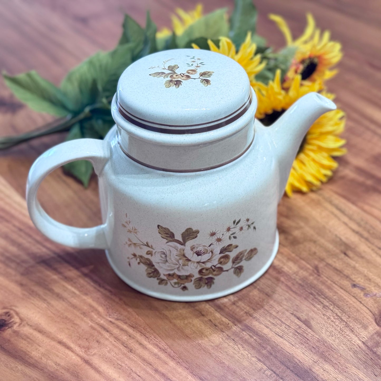 Royal Doulton "Ravel" L.S.1037 Teapot