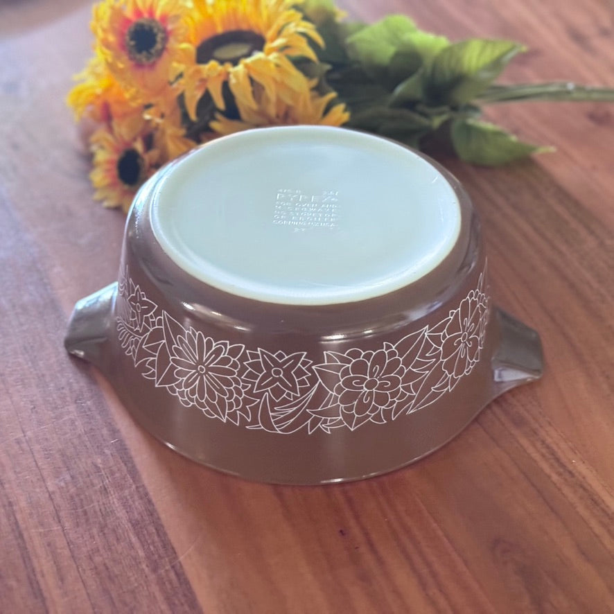 Pyrex 474-B Woodland Casserole Dish
