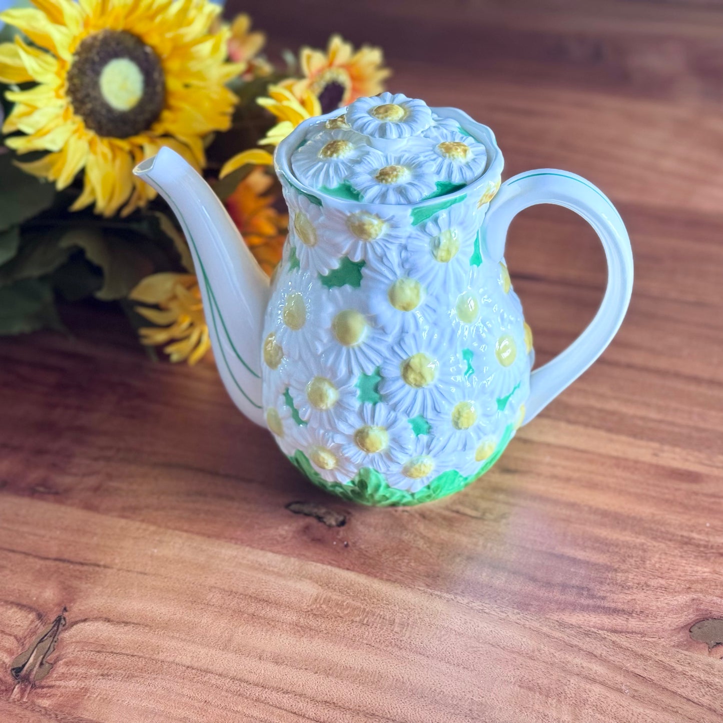 Lefton 'Daisytime' Teapot