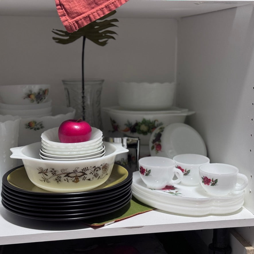 Federal Glass Red Rose "Rosecrest" snack set