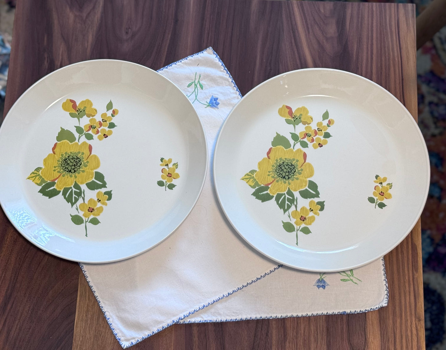Johnson Brothers 'Ashbourne' Plates
