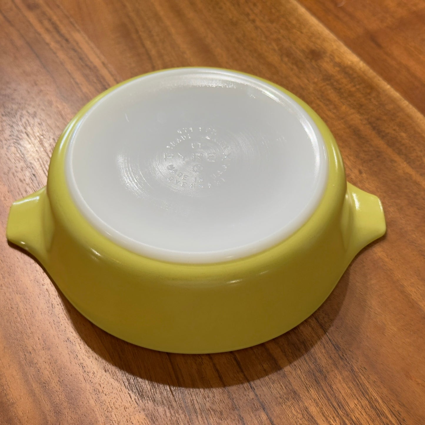 Yellow Pyrex 471 Round Casserole Dish