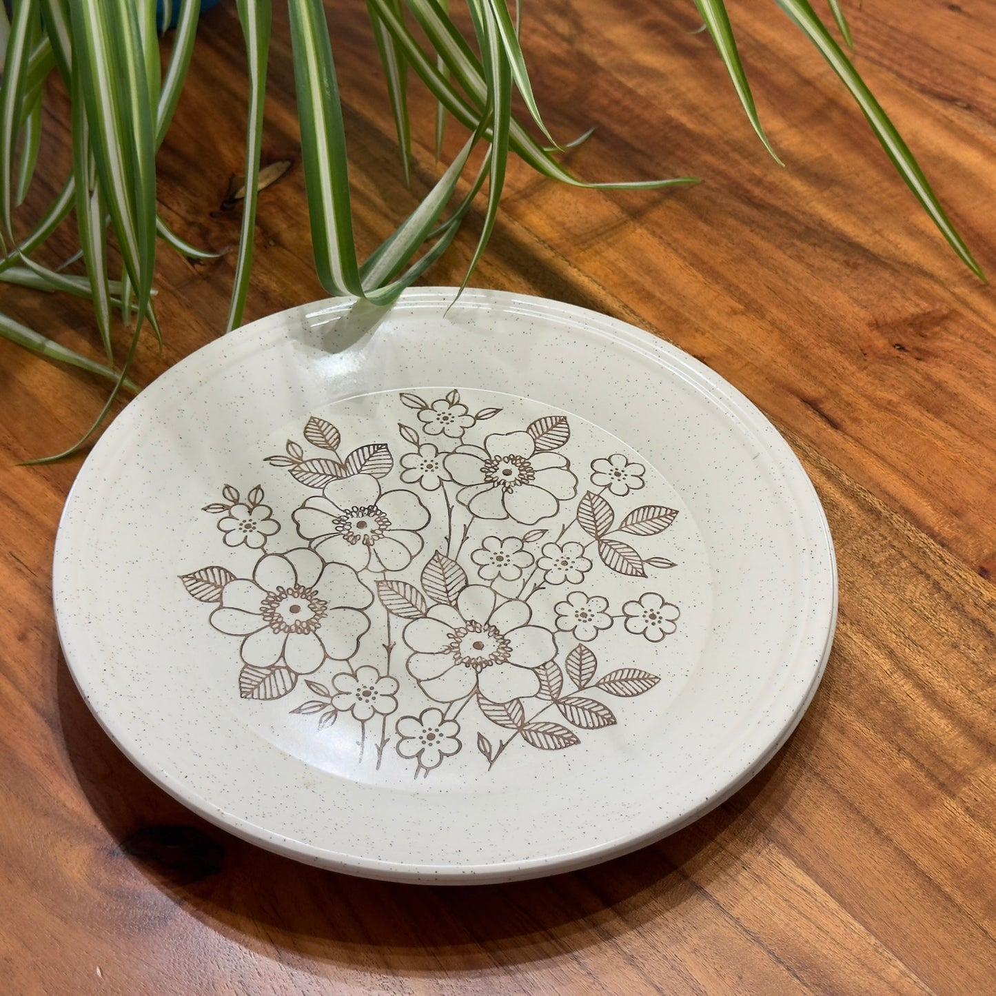 TAMS Made In England Stoneware Dinner Plates