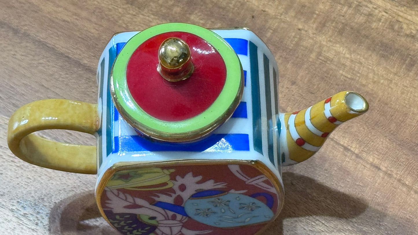 Vivian Chan Collectable Mini Decorative Teapot