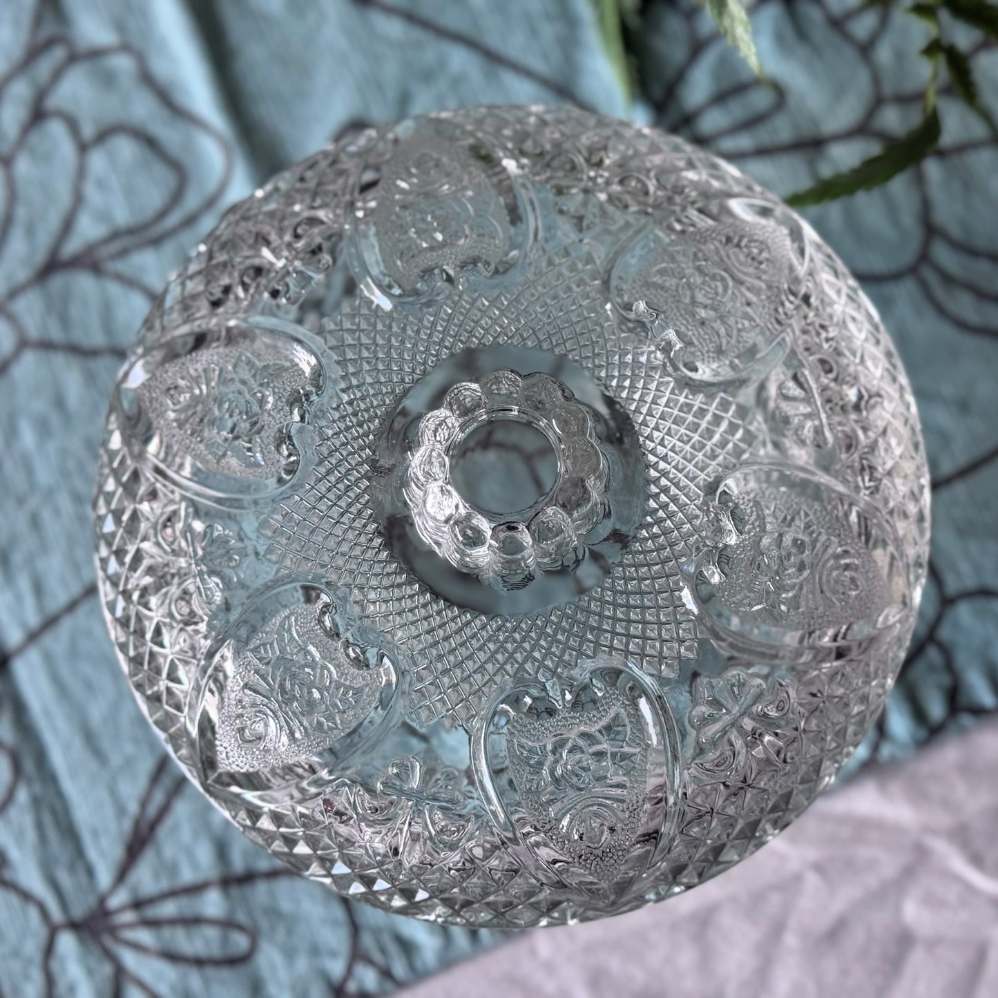 Large FNG Indodonesia Fleur De Lis Hearts with Roses Candy Dish