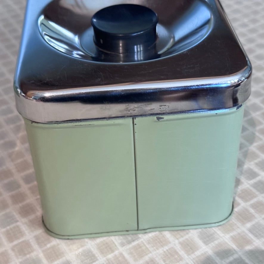 The Queen Line Green Canister Set
