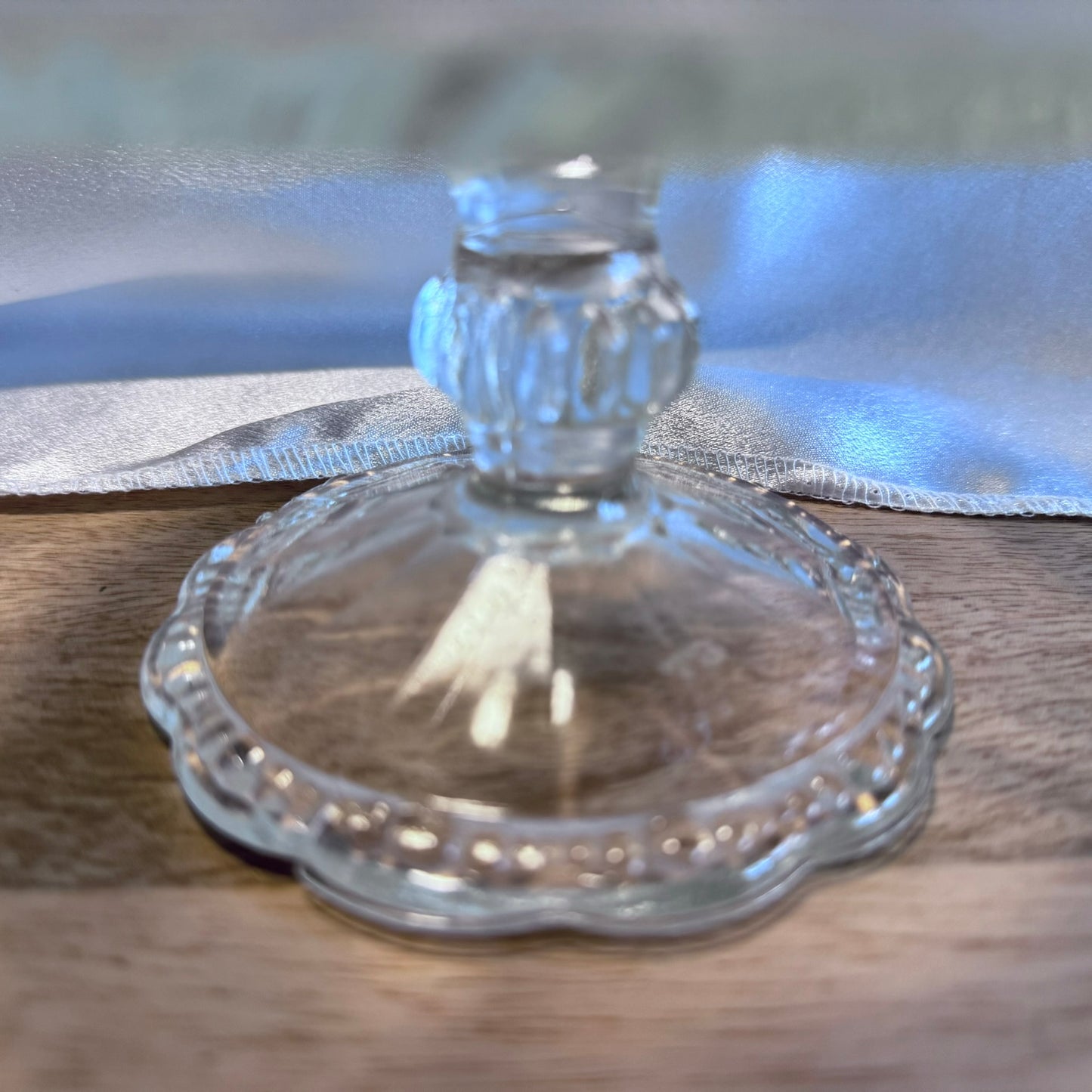 Pedestal Daisy Medallion Bowl