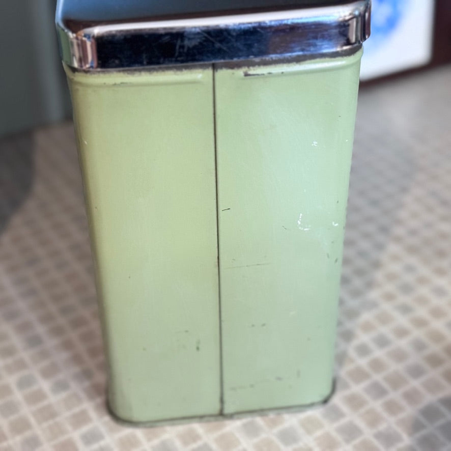 The Queen Line Green Canister Set