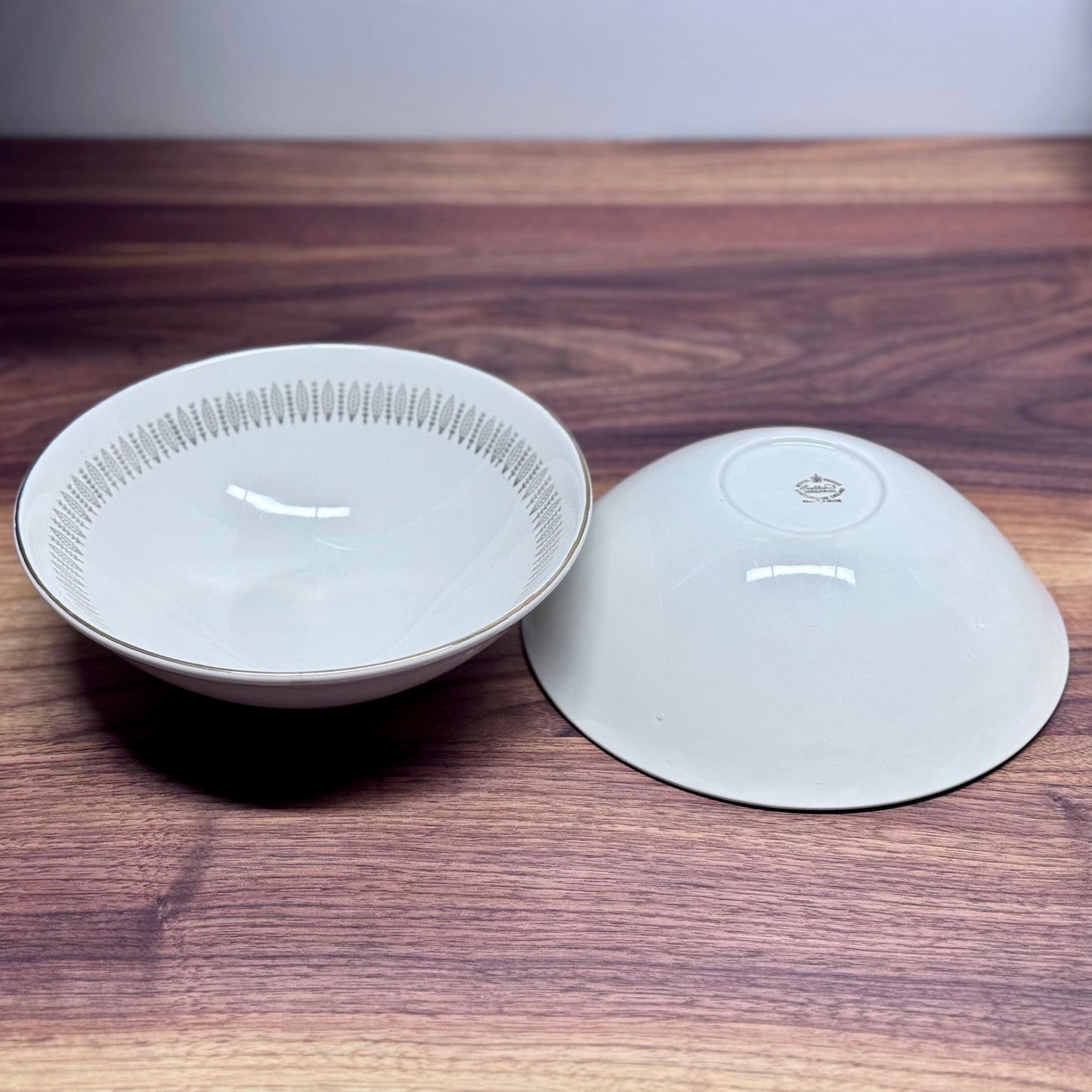 Royal Knight 'Traditional' 22ct Serving Bowl