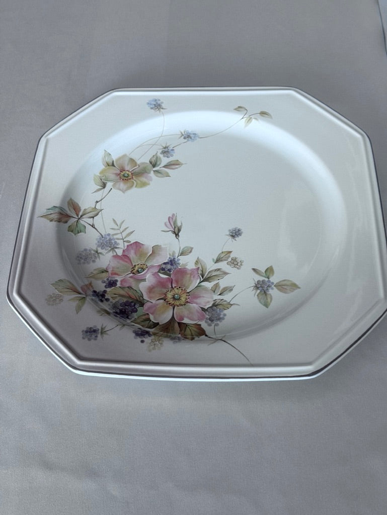 MIKASA Platter/ Chop Plate