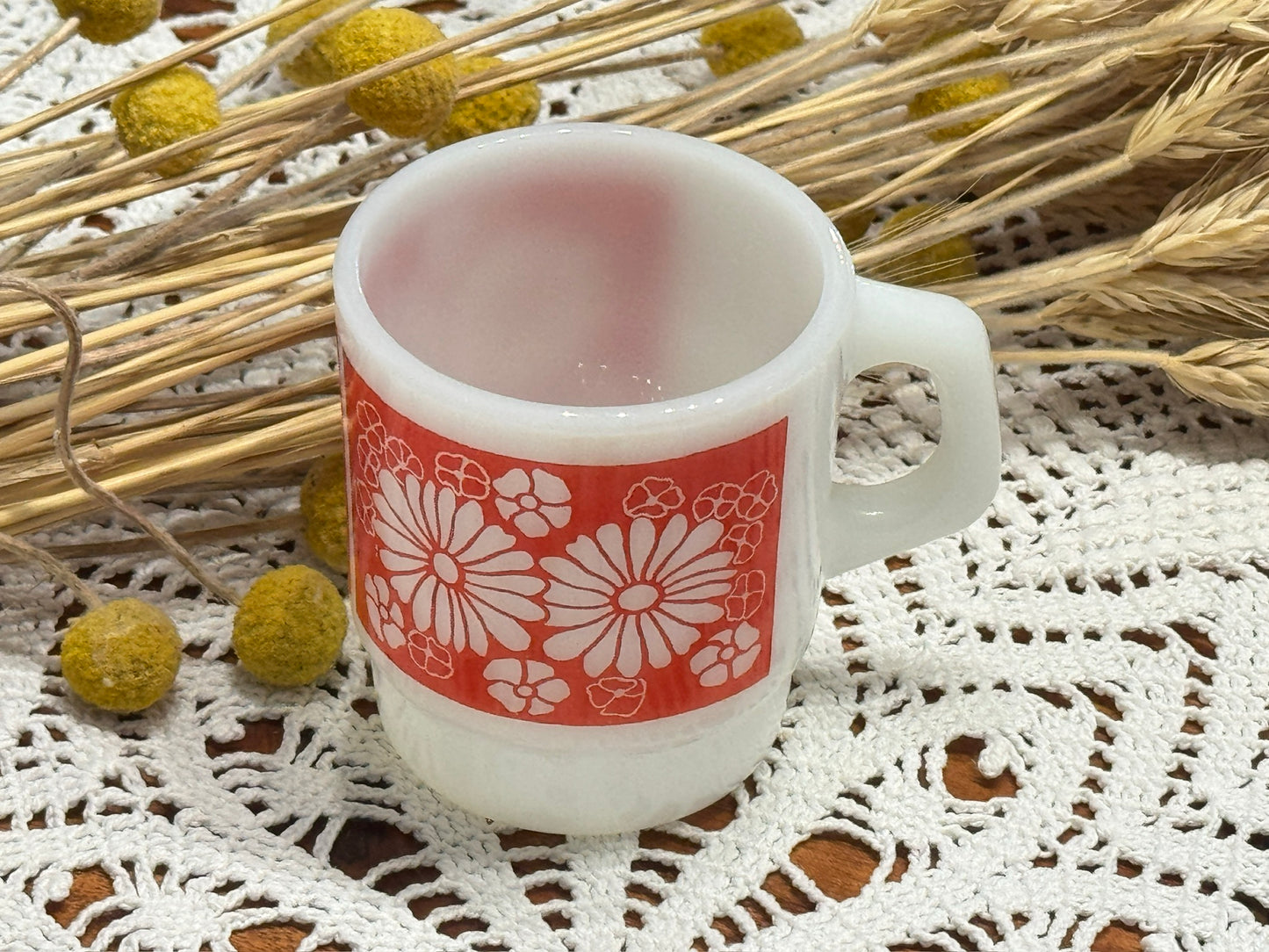Anchor Hocking Red/White Daisy Milk Glass Mug