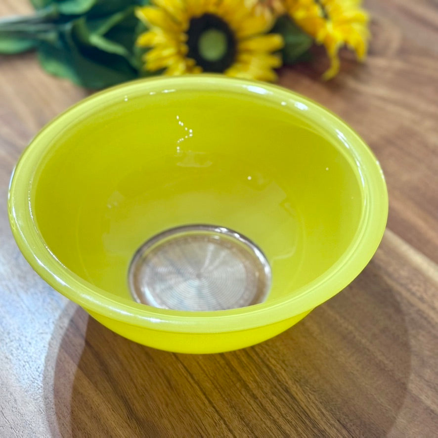 Yellow Pyrex #323 Mixing Bowl