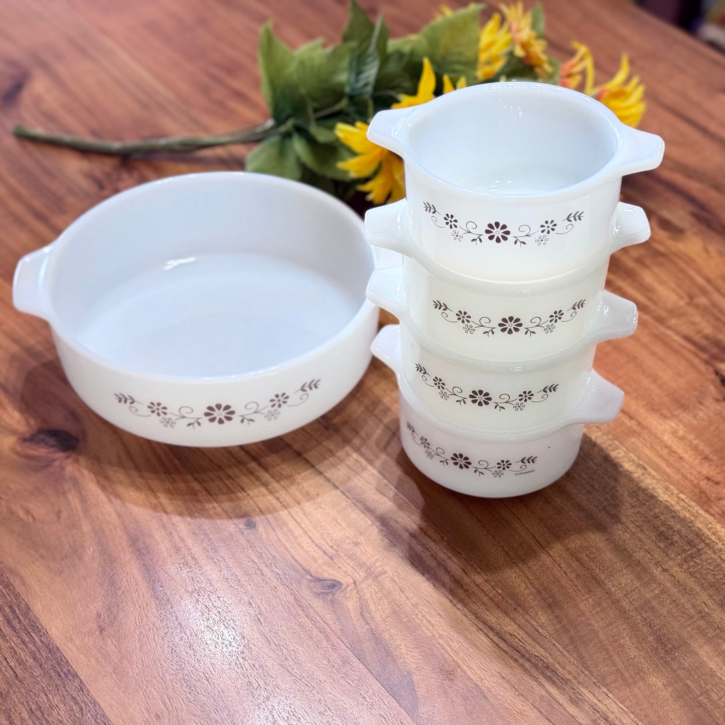 Dynaware PYR-O-REY 'Brown Daisy' Milk Glass Chili/Soup Bowls