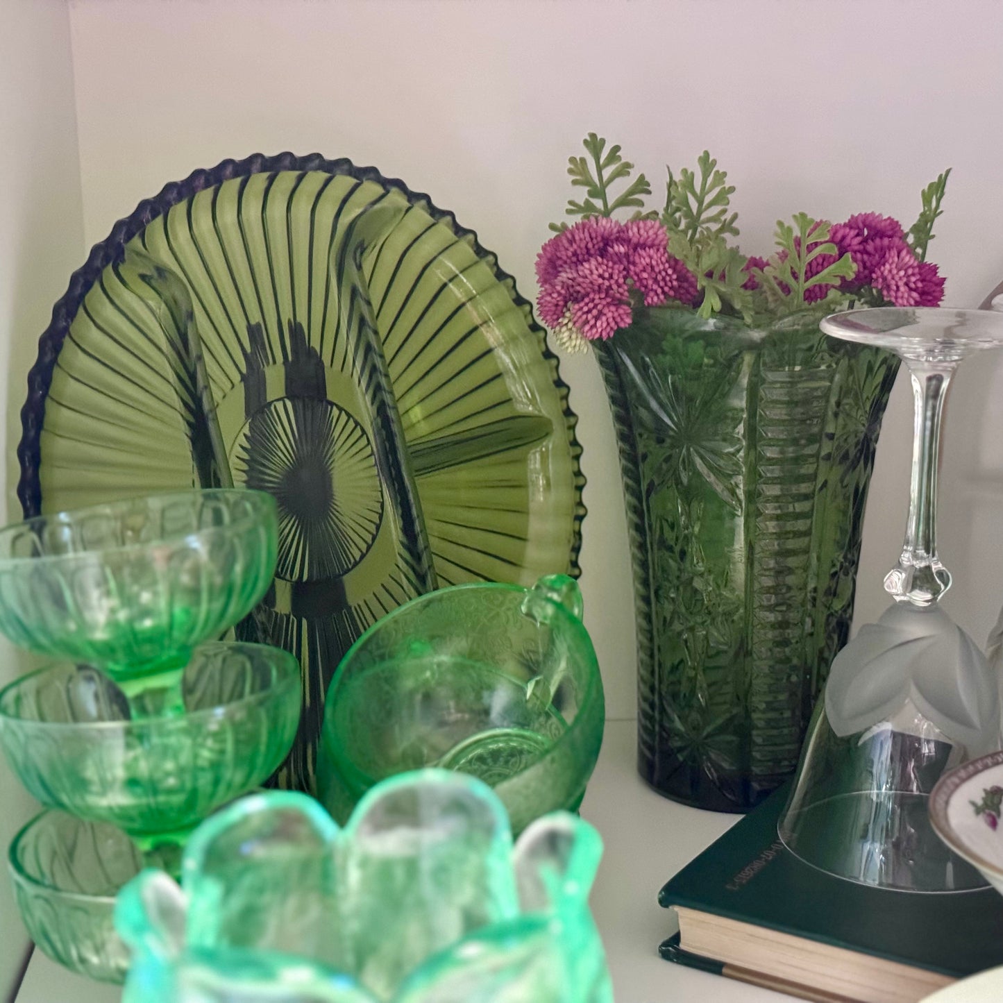 Anchor Hocking Avocado Green Glass Vase