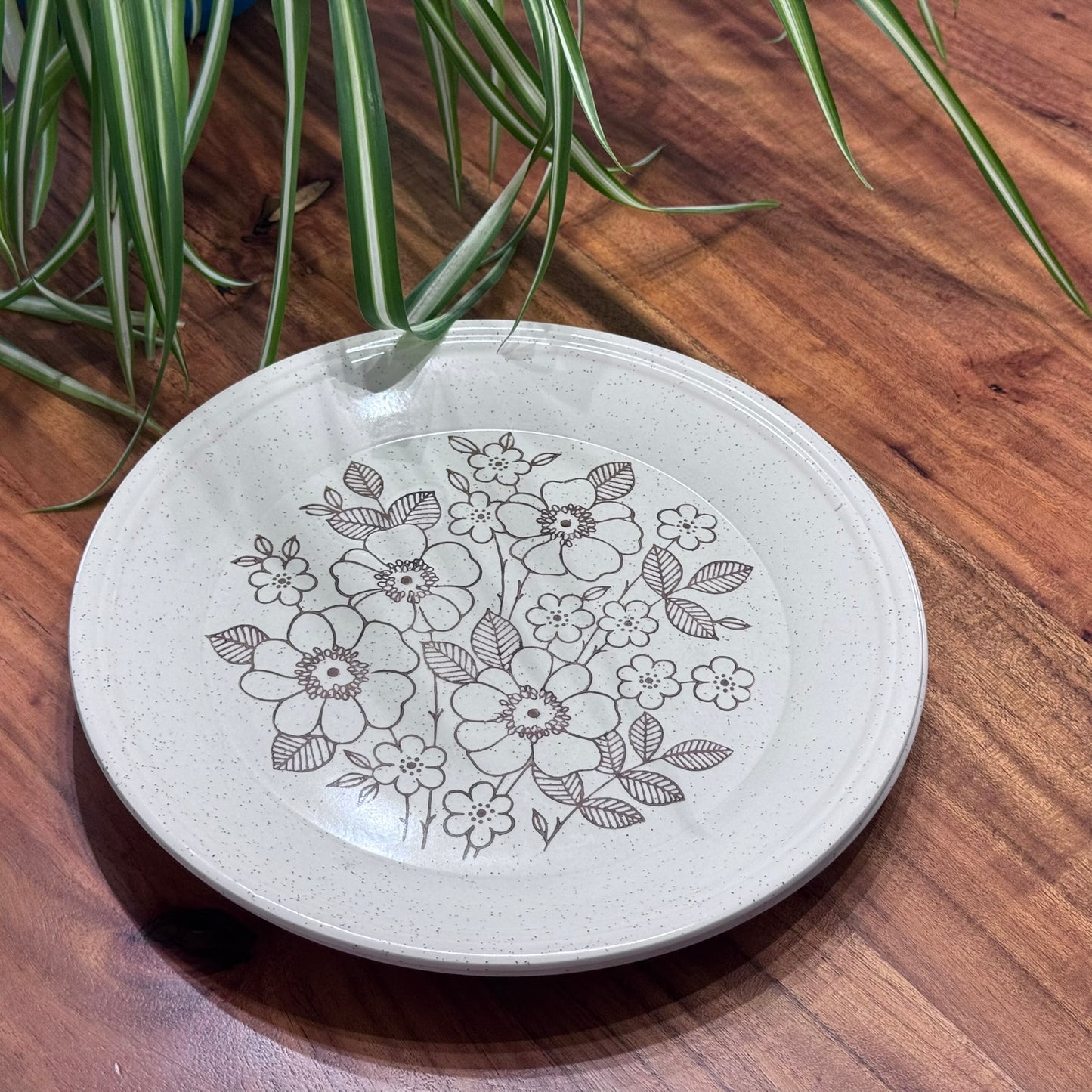 TAMS Made In England Stoneware Dinner Plates