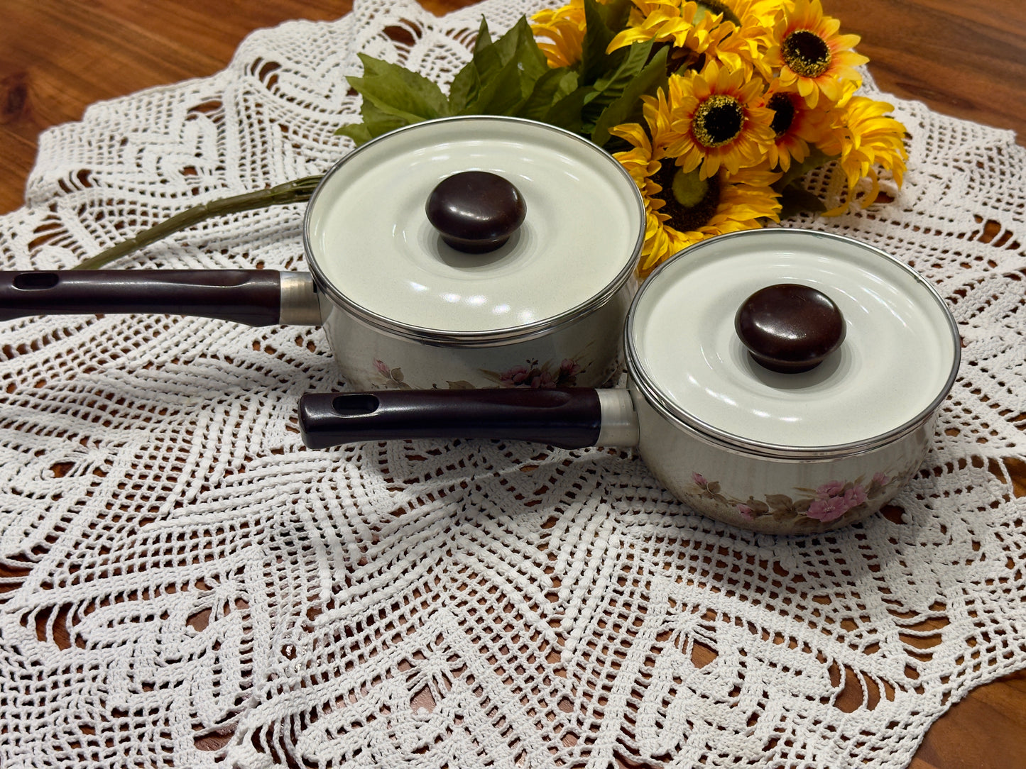 Vintage Pink Floral on Cream/Brown Enamel Saucepan Set