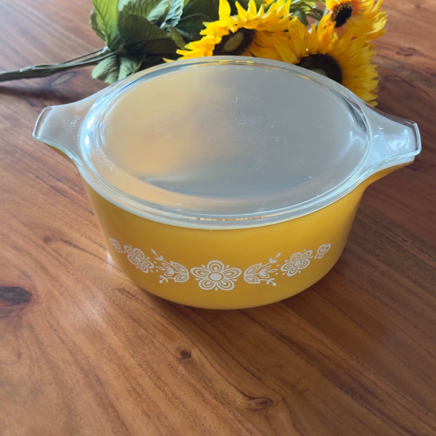 PYREX 'Butterfly Gold' 475-B Round Casserole Dish
