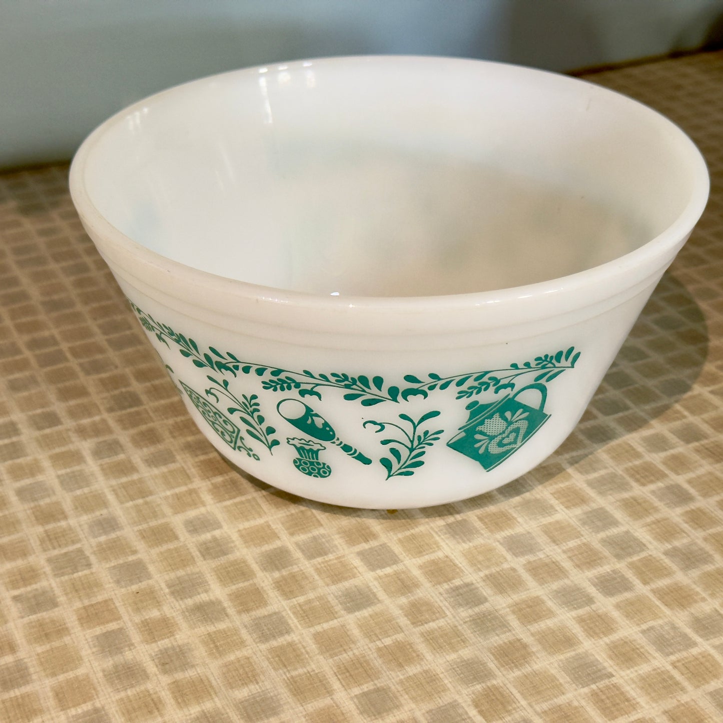 Federal Glass 'American Homestead/Scandinavian Kitchen' 8" Mixing Bowl
