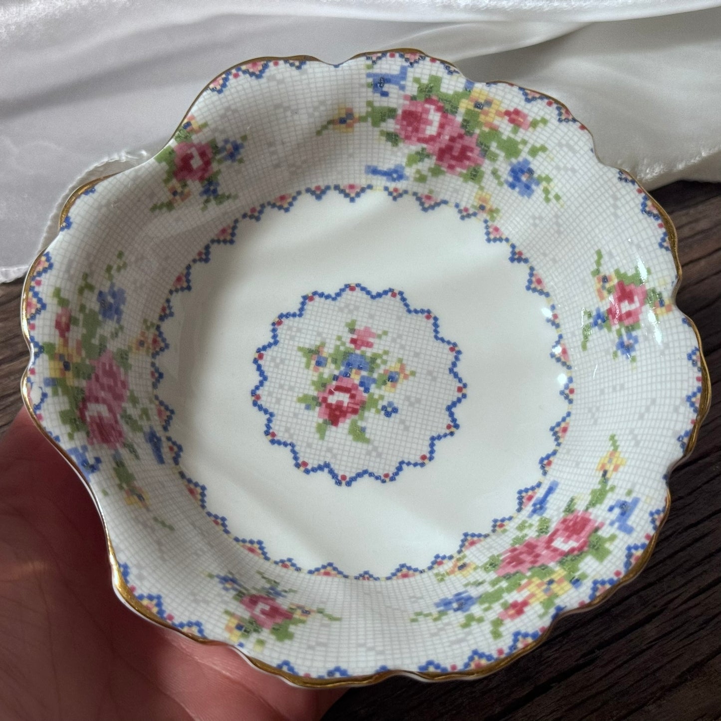Royal Albert 'Petit Point' Fan Shape Shell Dish