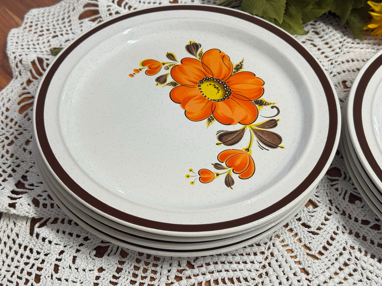 Valencia Japanese Stoneware Dinner Plates