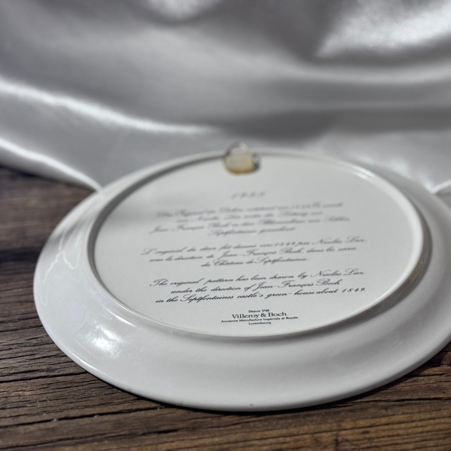 Villeroy & Boch Nicolas Liex 'Camellia Rubra' 1985 Wall Plate