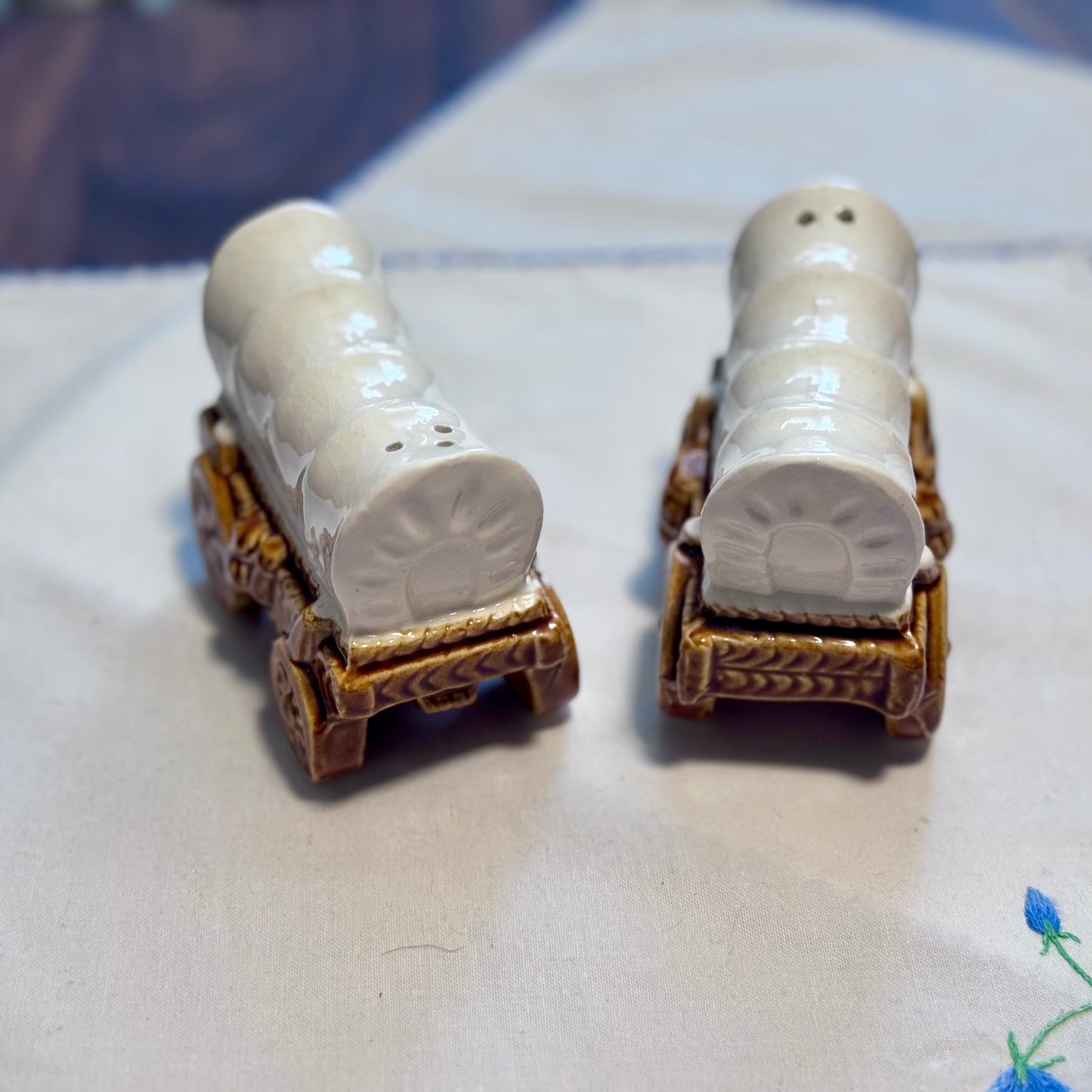 Vintage Covered Wagon Salt & Pepper Set