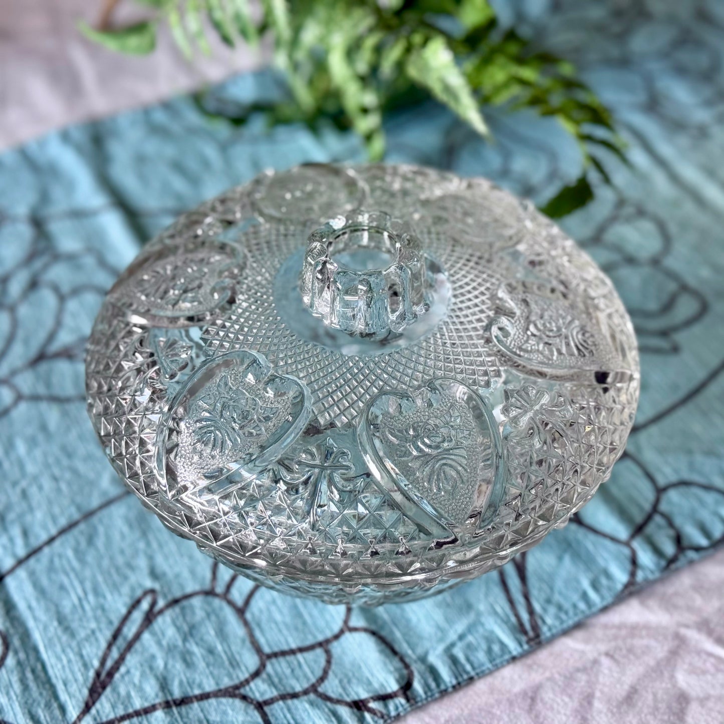 Large FNG Indodonesia Fleur De Lis Hearts with Roses Candy Dish