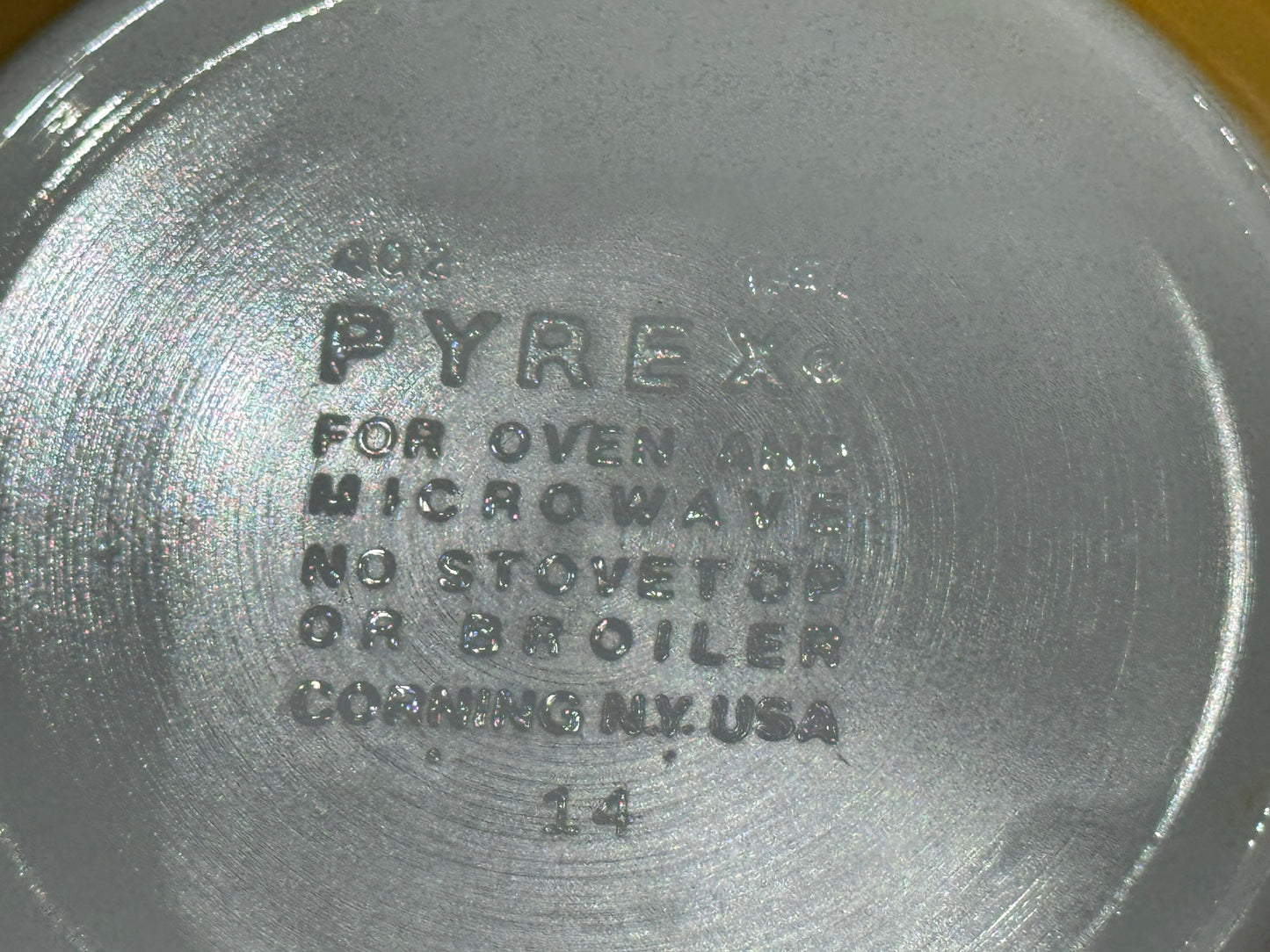 PYREX 402 Yellow Butterfly Gold Mixing Bowl