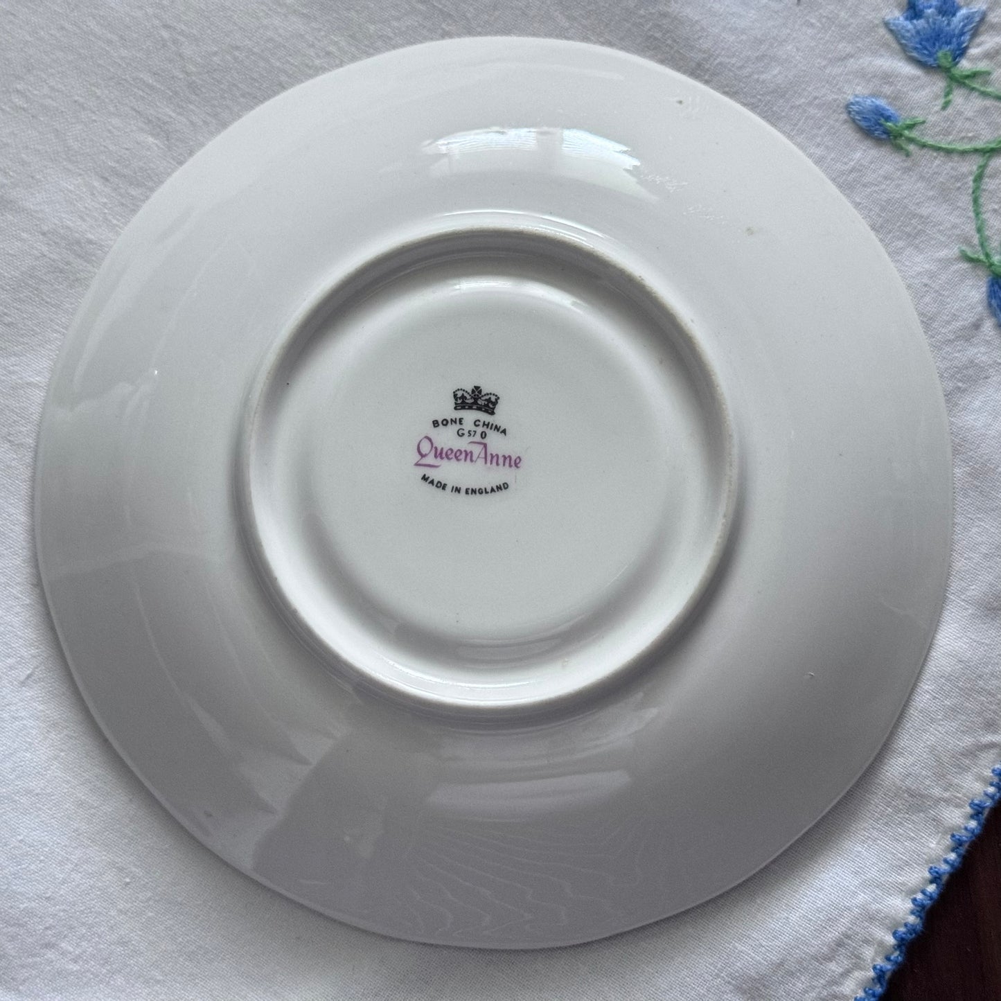 Queen Anne N 8546 Tea Cup and Saucer
