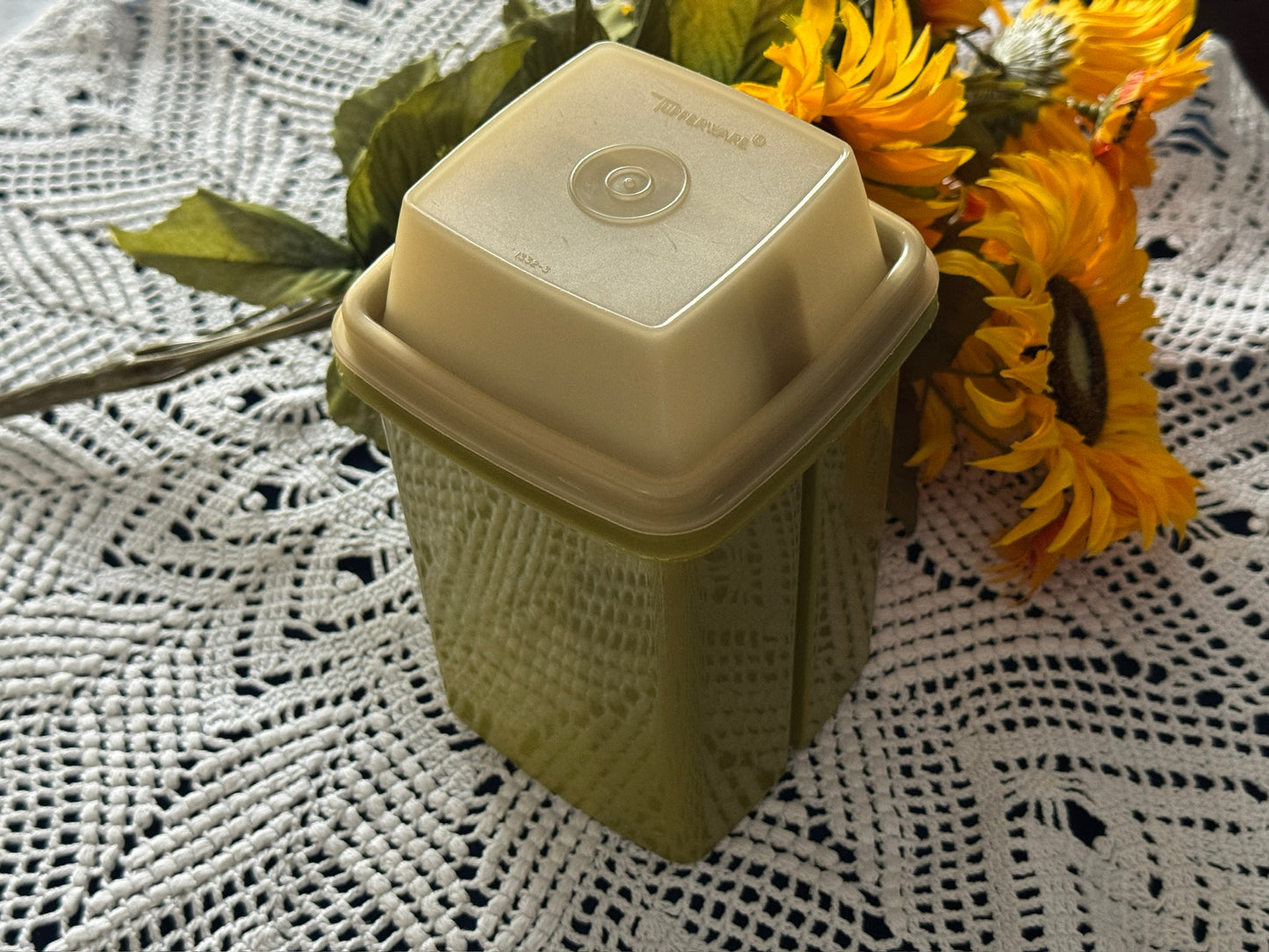 Tupperware Olive Green Pickle Keeper 1330-6