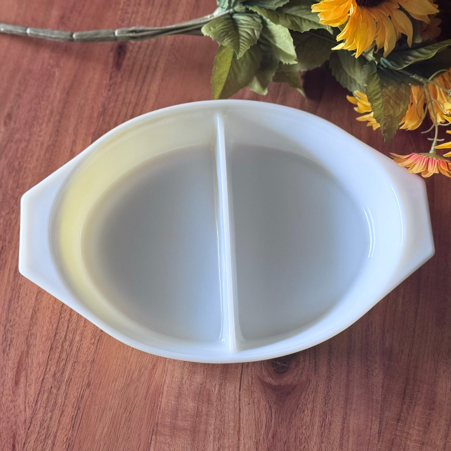 Pyrex 1 QT Yellow Divided Casserole Dish